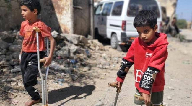 بدر ومحمد.. الحوثي يسلب براءة أطفال تعز ...